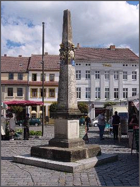 Post Coach monument